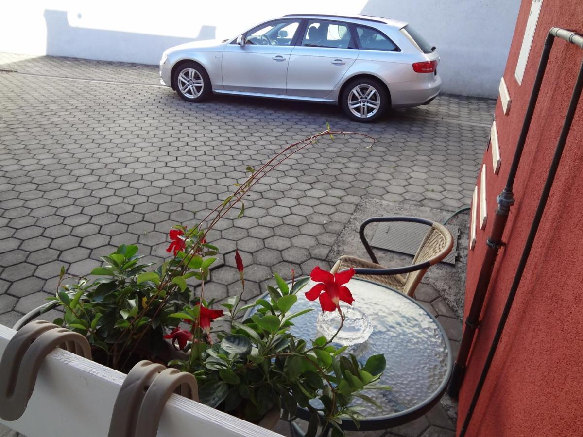 Apartments Kosevic Осиек Екстериор снимка